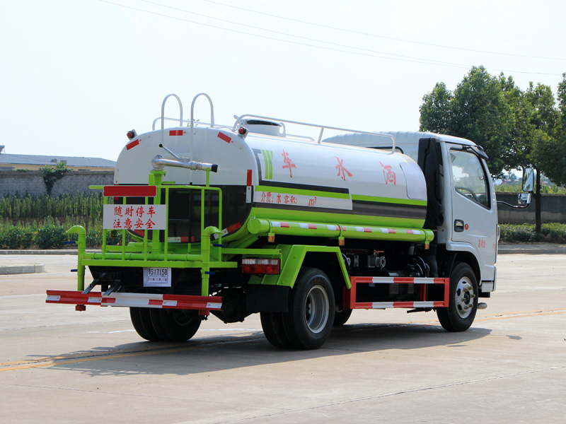 東風(fēng)小多利卡灑水車(chē)5立方