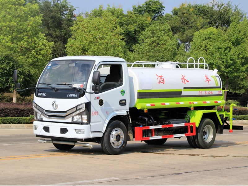5立方東風(fēng)小多利卡灑水車(chē)